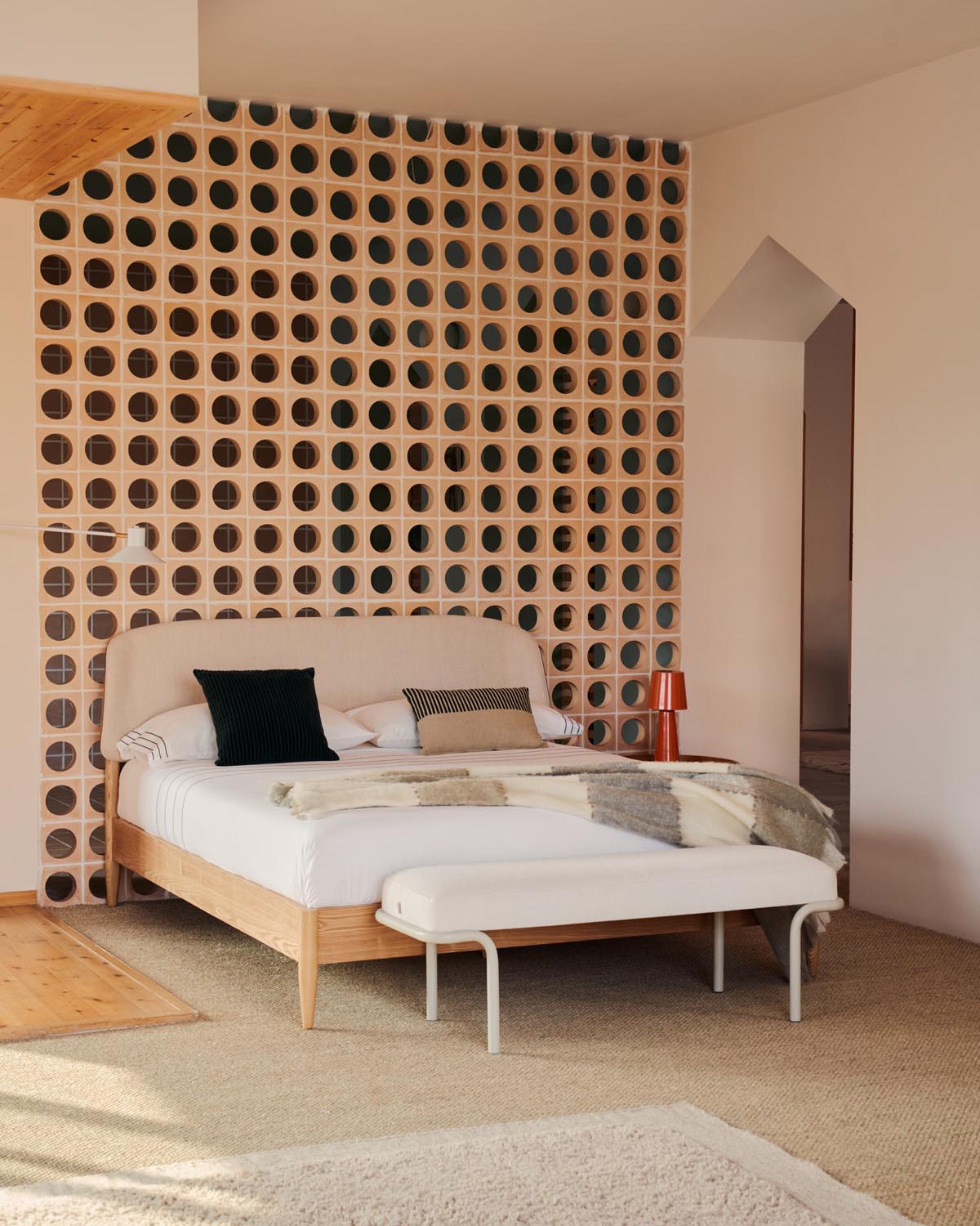 Octavia bed in ash veneer with <tc>wEIS</tc> upholstered headboard FSC Mix Credit 160 x 200