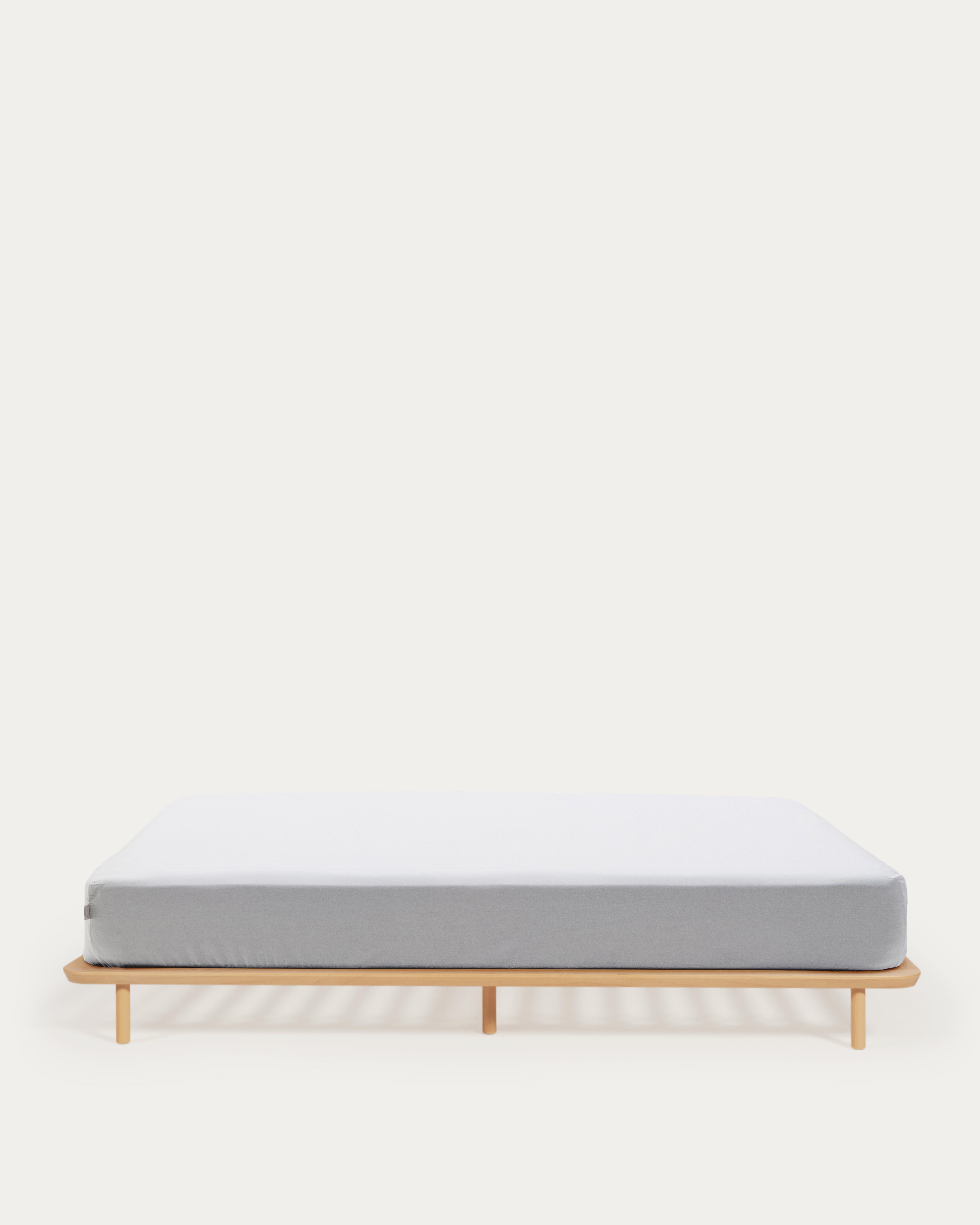 Anielle Bett aus Eschenholz von Kave Home, passend für 180x200 cm Matratzen, stilvoll, robust und von hoher Qualität.