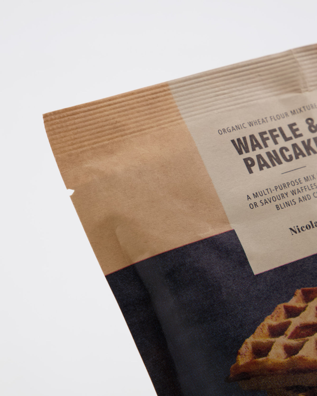 Organic waffle und pancake mix in Natur präsentiert im Onlineshop von KAQTU Design AG. Lebensmittel ist von Nicolas Vahé