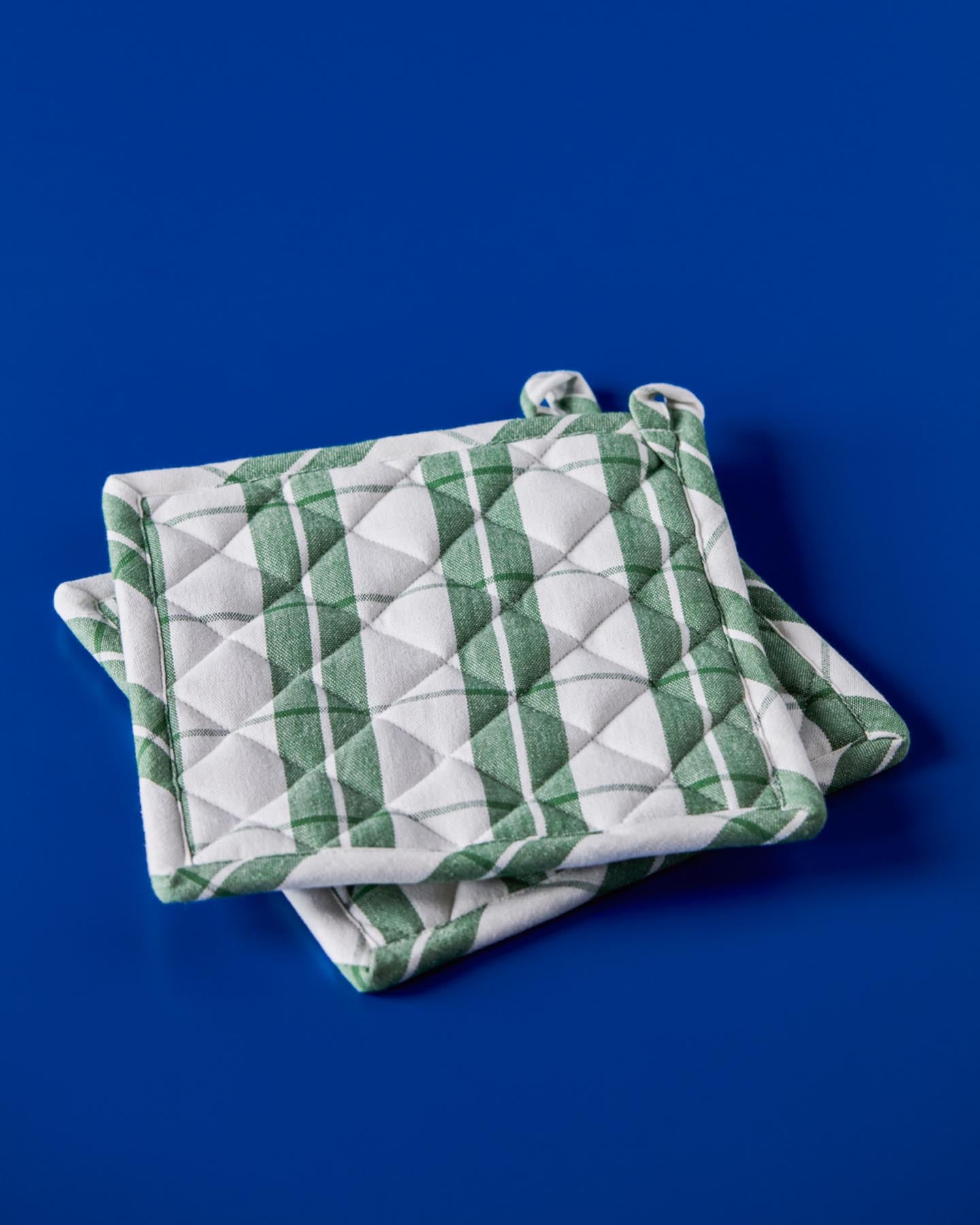 Topflappen, NVChef, Grün in Grün präsentiert im Onlineshop von KAQTU Design AG. Küchentuch ist von Nicolas Vahé