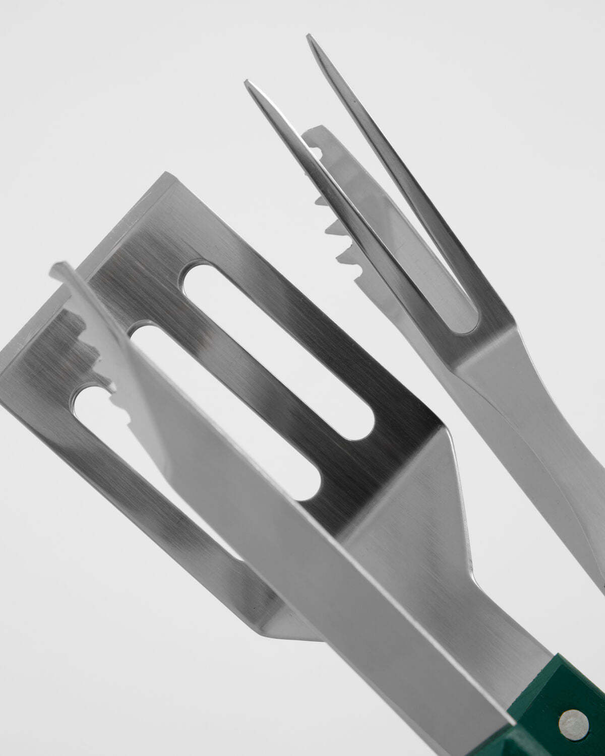 Grill-Set, NVBBQ, Grün in Green präsentiert im Onlineshop von KAQTU Design AG. Grillbesteck ist von Nicolas Vahé