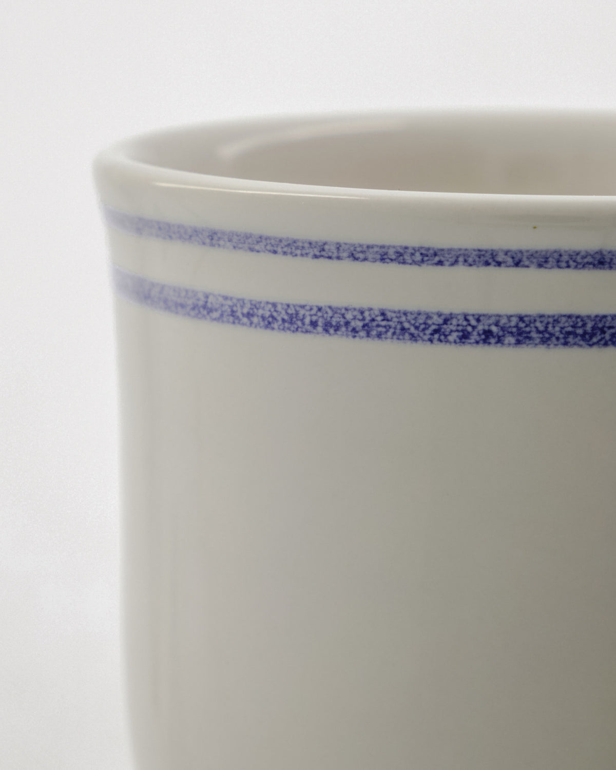 Tasse, NVBistro, Blau, Weiß in Blue präsentiert im Onlineshop von KAQTU Design AG. Tasse ist von Nicolas Vahé