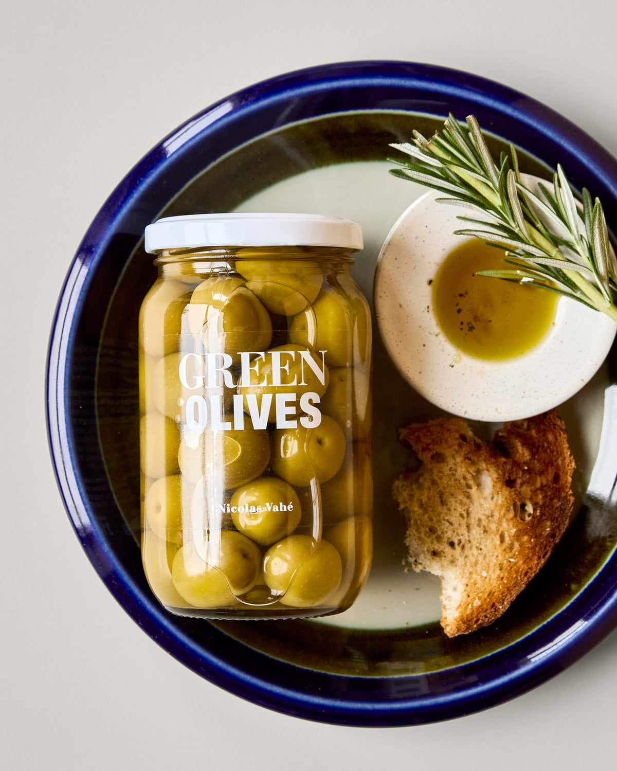 Olives, Green, 370 g in  präsentiert im Onlineshop von KAQTU Design AG. Lebensmittel ist von Nicolas Vahé