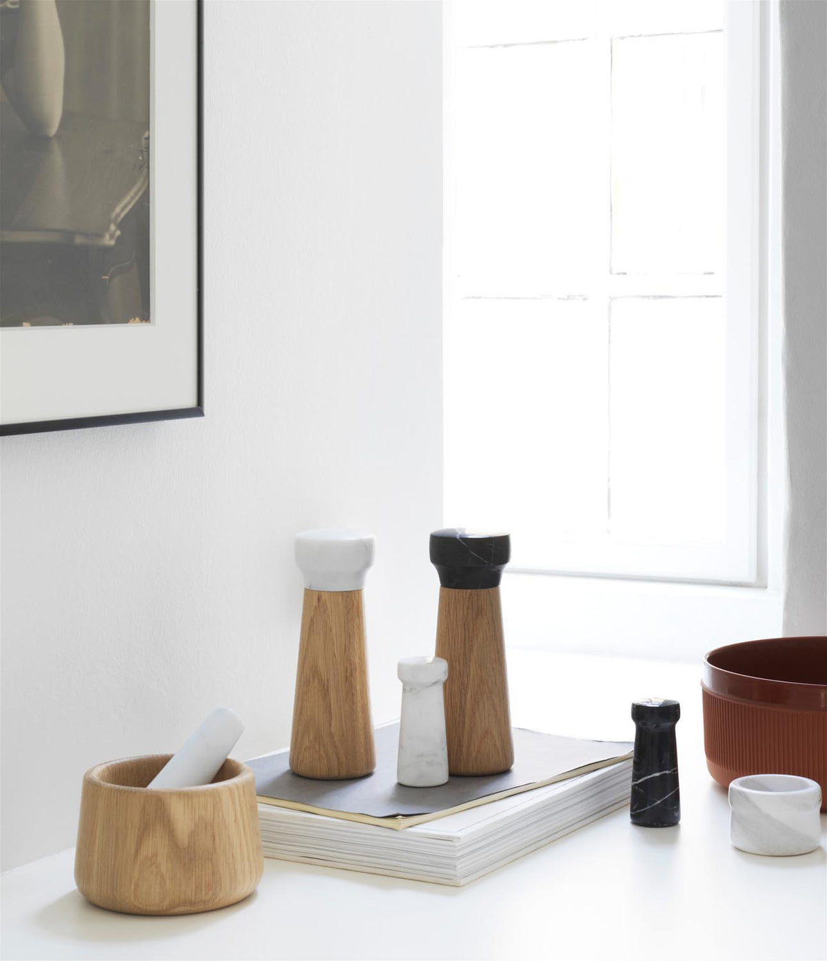 Craft Salzmühle in Eiche / Weiss präsentiert im Onlineshop von KAQTU Design AG. Salz & Pfeffer ist von Normann Copenhagen