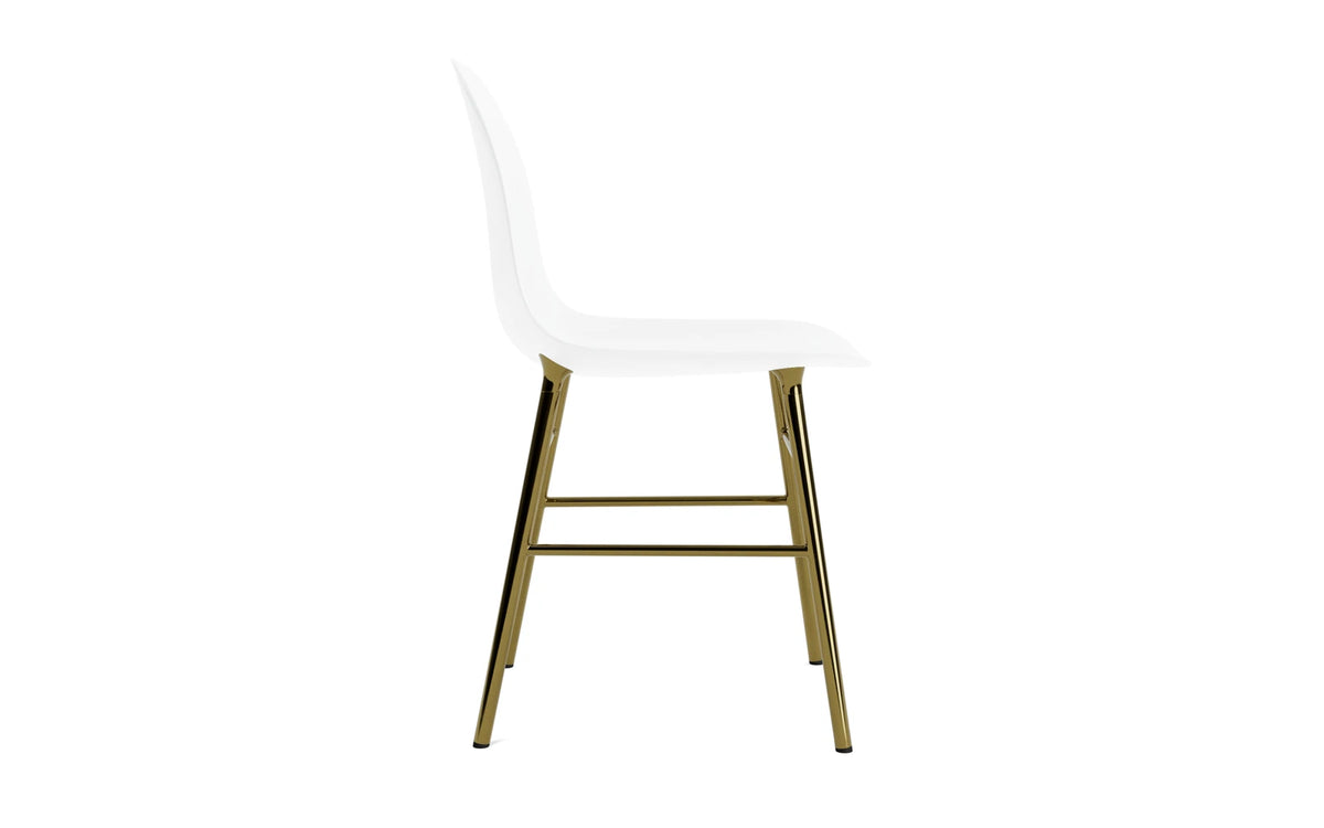 Form Stuhl in Weiss präsentiert im Onlineshop von KAQTU Design AG. Stuhl ist von Normann Copenhagen