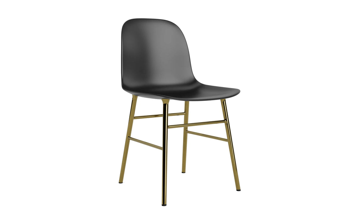 Form Stuhl in Schwarz präsentiert im Onlineshop von KAQTU Design AG. Stuhl ist von Normann Copenhagen