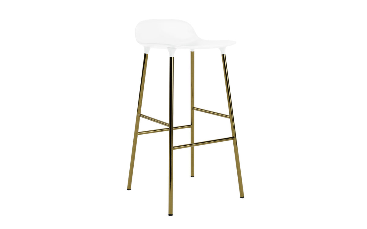 Form Barhocker in Weiss präsentiert im Onlineshop von KAQTU Design AG. Barstuhl ist von Normann Copenhagen