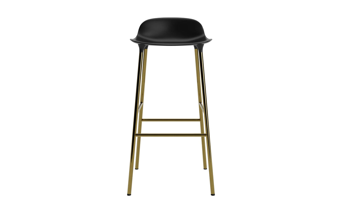 Form Barhocker in Schwarz präsentiert im Onlineshop von KAQTU Design AG. Barstuhl ist von Normann Copenhagen