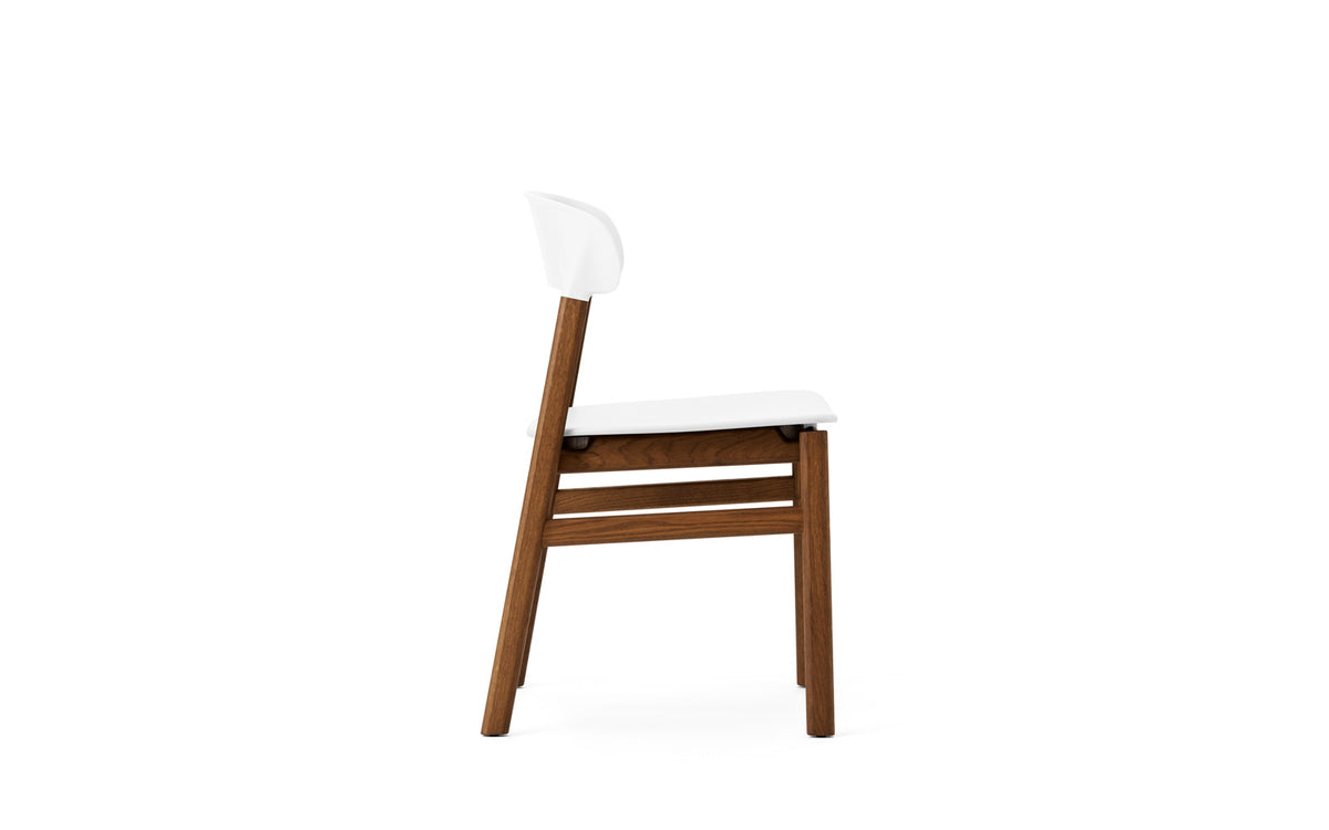 Herit Stuhl in Weiss präsentiert im Onlineshop von KAQTU Design AG. Stuhl ist von Normann Copenhagen