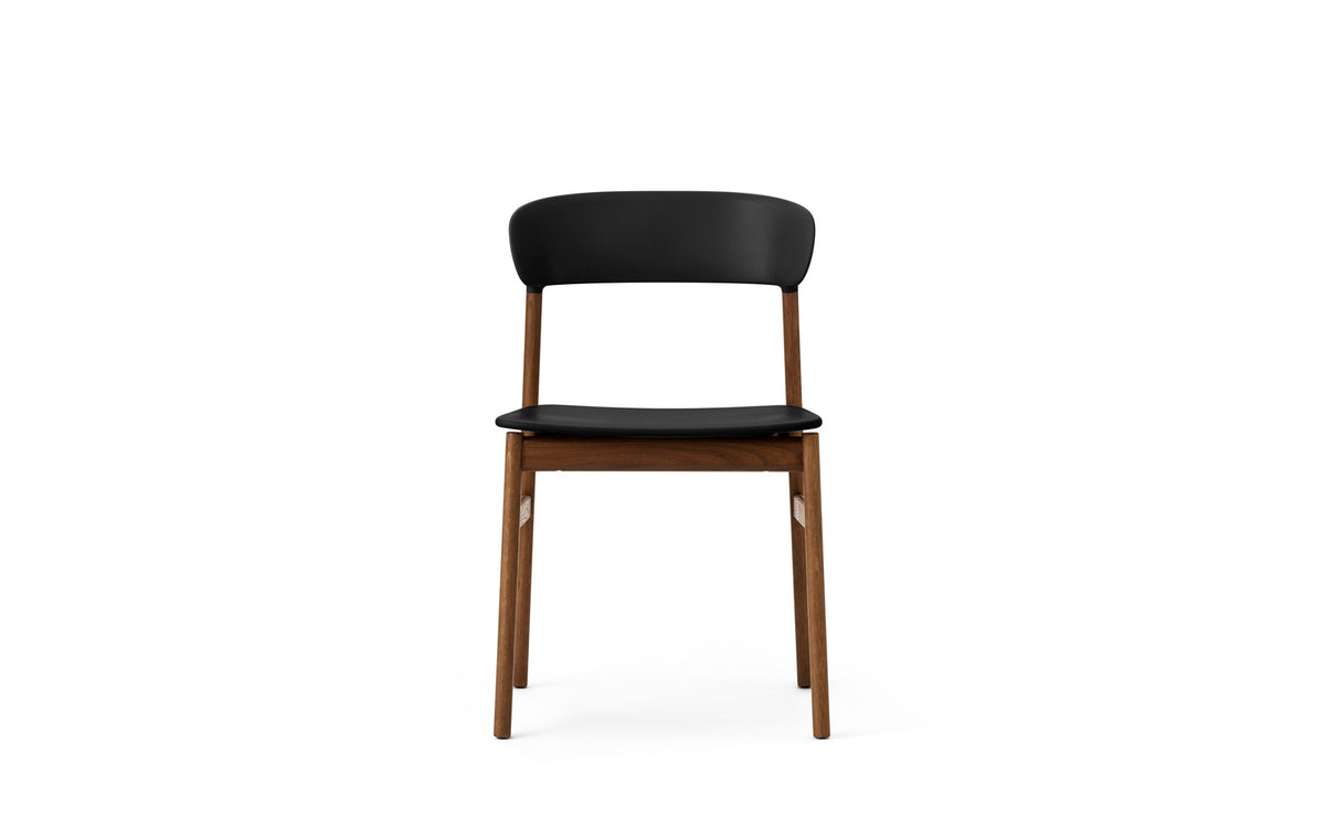 Herit Stuhl in Schwarz präsentiert im Onlineshop von KAQTU Design AG. Stuhl ist von Normann Copenhagen