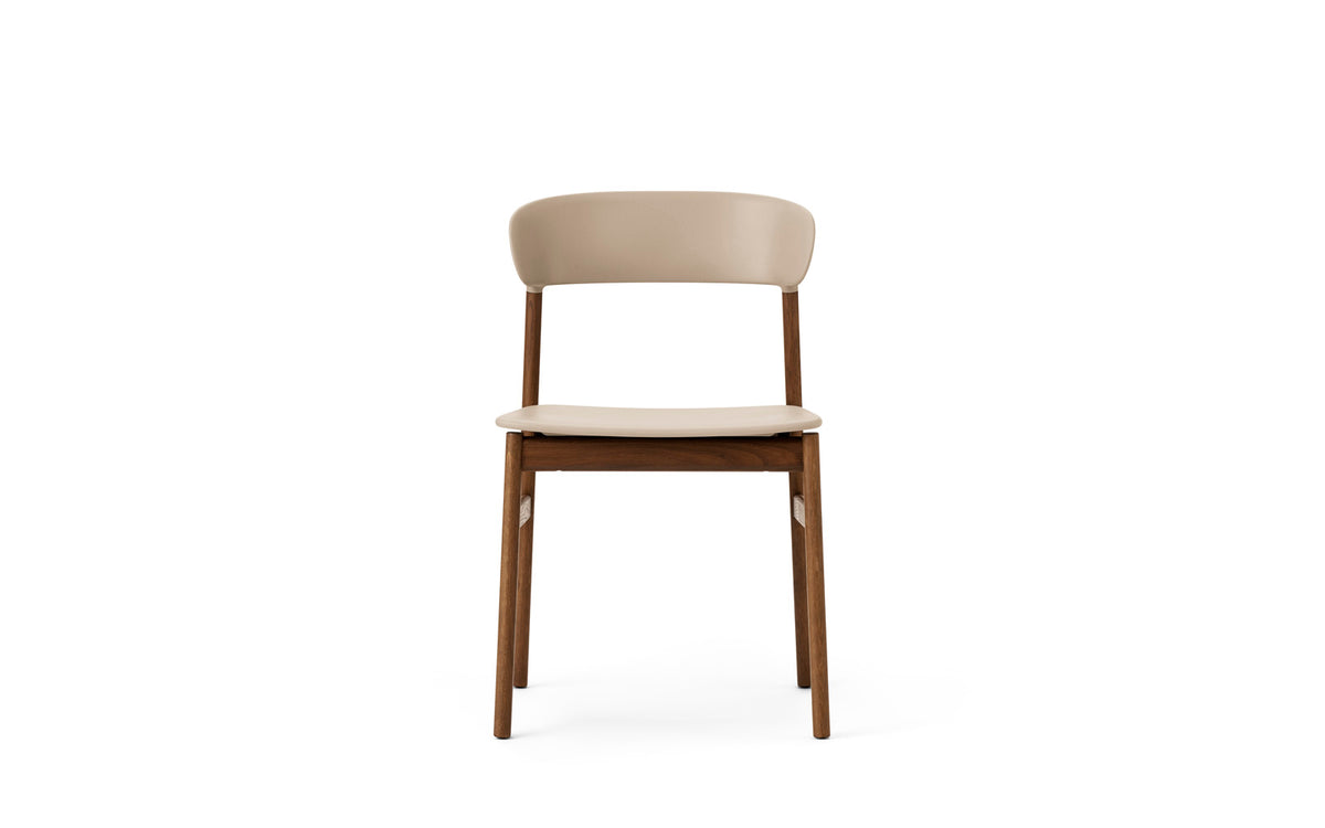 Herit Stuhl in Sand präsentiert im Onlineshop von KAQTU Design AG. Stuhl ist von Normann Copenhagen