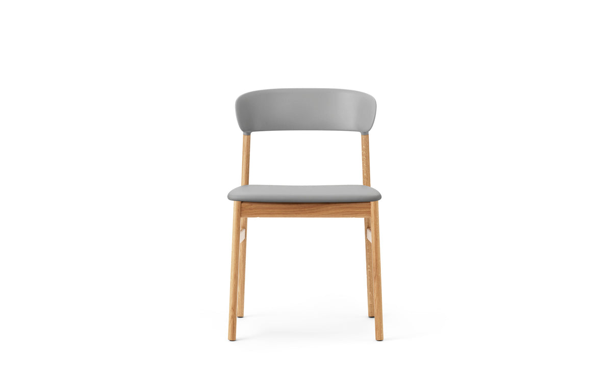 Herit Stuhl in Spectrum Leder grau präsentiert im Onlineshop von KAQTU Design AG. Stuhl ist von Normann Copenhagen