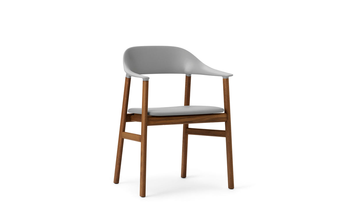 Herit Stuhl mit Armlehnen in  präsentiert im Onlineshop von KAQTU Design AG. Stuhl mit Armlehne ist von Normann Copenhagen