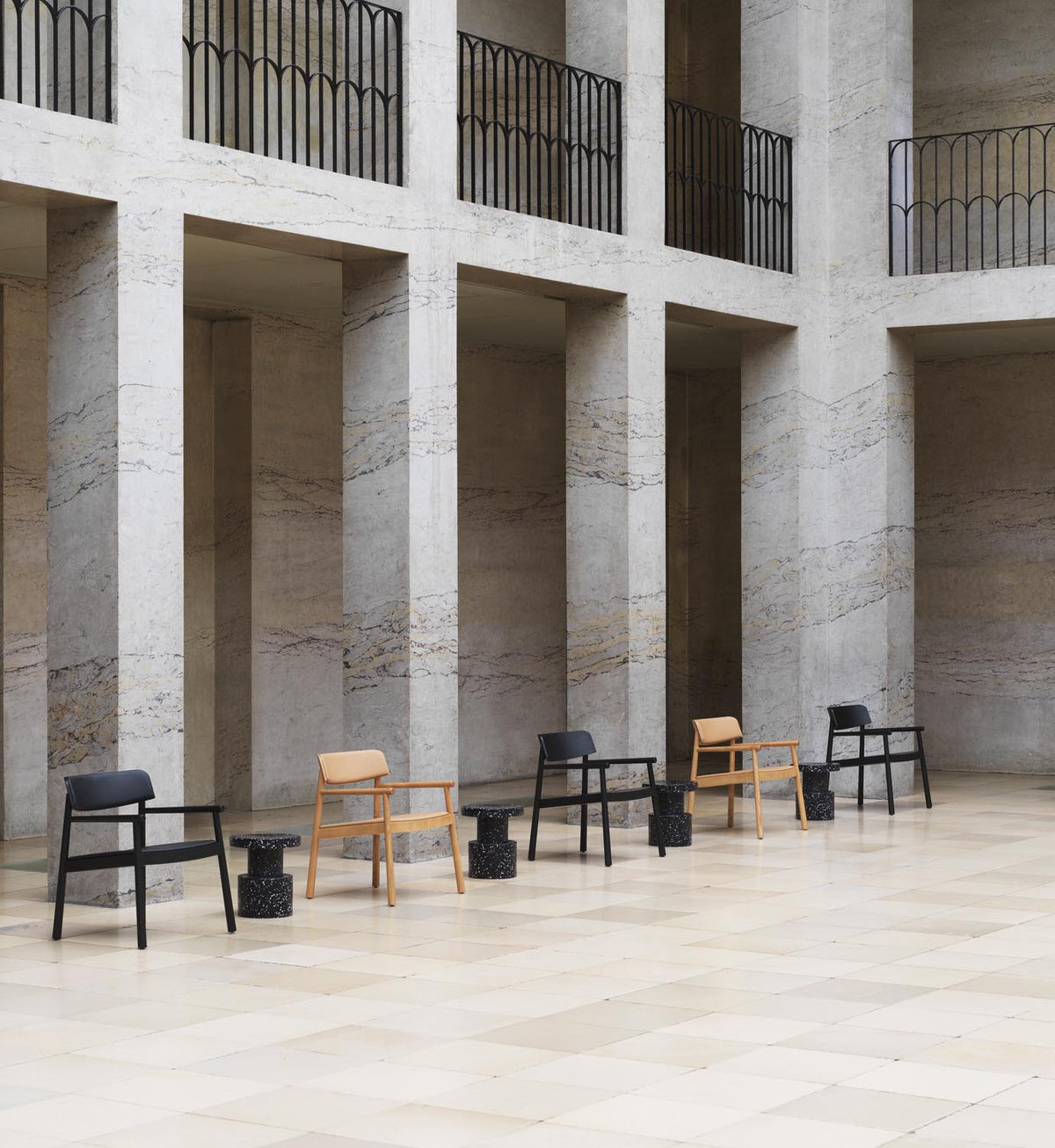 Timb Loungesessel in  präsentiert im Onlineshop von KAQTU Design AG. Sessel ist von Normann Copenhagen