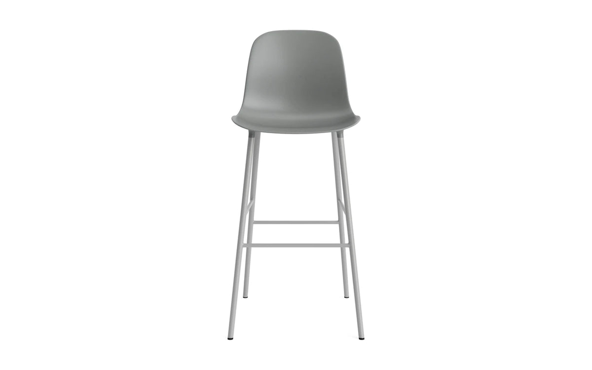 Form Barstuhl in Grau präsentiert im Onlineshop von KAQTU Design AG. Barstuhl ist von Normann Copenhagen