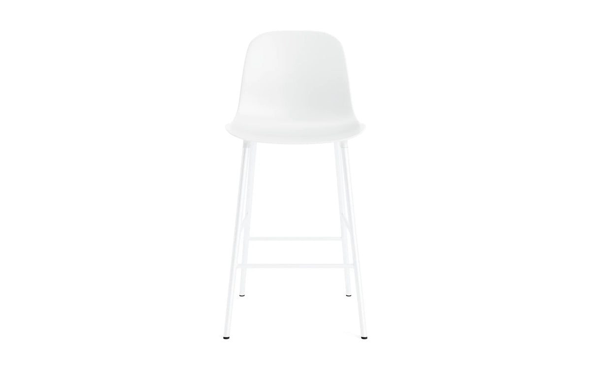 Form Barstuhl in Weiss präsentiert im Onlineshop von KAQTU Design AG. Barstuhl ist von Normann Copenhagen