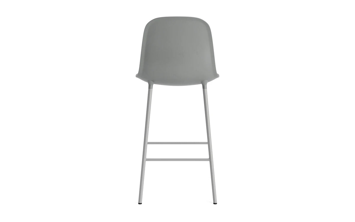Form Barstuhl in Grau präsentiert im Onlineshop von KAQTU Design AG. Barstuhl ist von Normann Copenhagen
