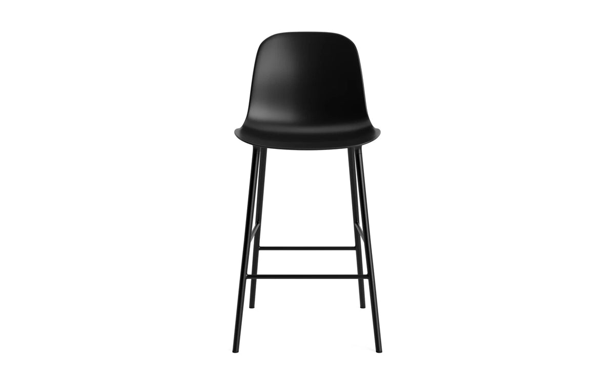 Form Barstuhl in Schwarz präsentiert im Onlineshop von KAQTU Design AG. Barstuhl ist von Normann Copenhagen