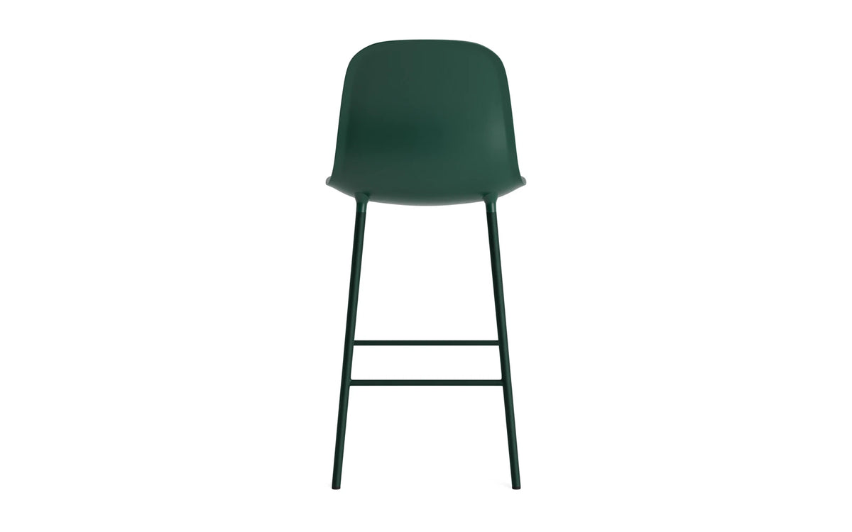 Form Barstuhl 65 cm Stahl/ Grün in Grün präsentiert im Onlineshop von KAQTU Design AG. Barstuhl ist von Normann Copenhagen
