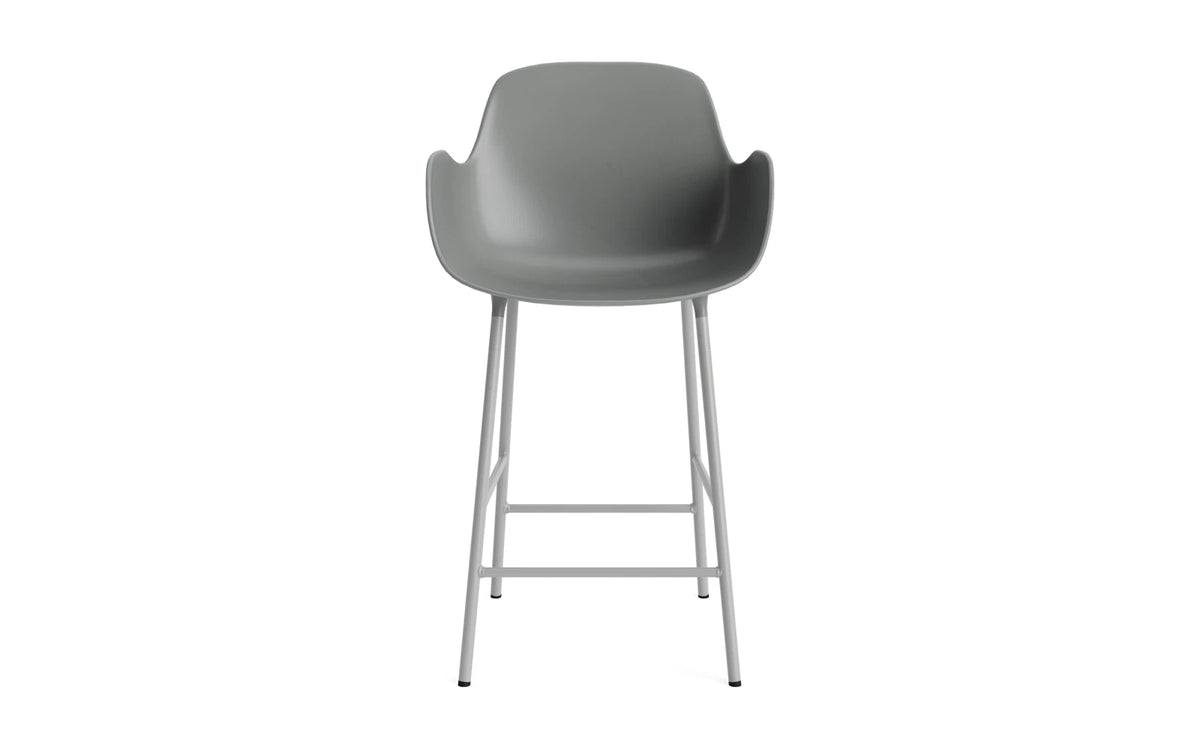 Form Barstuhl 65 cm Stahl/ Grau in Grau präsentiert im Onlineshop von KAQTU Design AG. Barstuhl ist von Normann Copenhagen