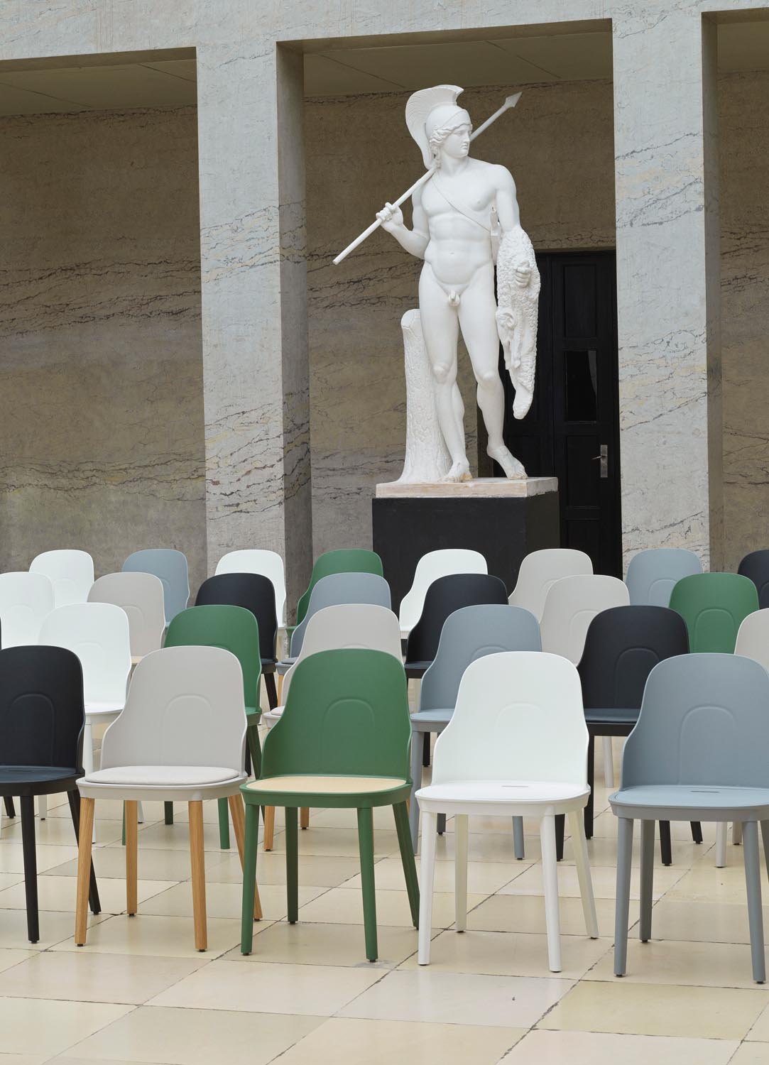 Allez Stuhl in Weiss präsentiert im Onlineshop von KAQTU Design AG. Stuhl ist von Normann Copenhagen
