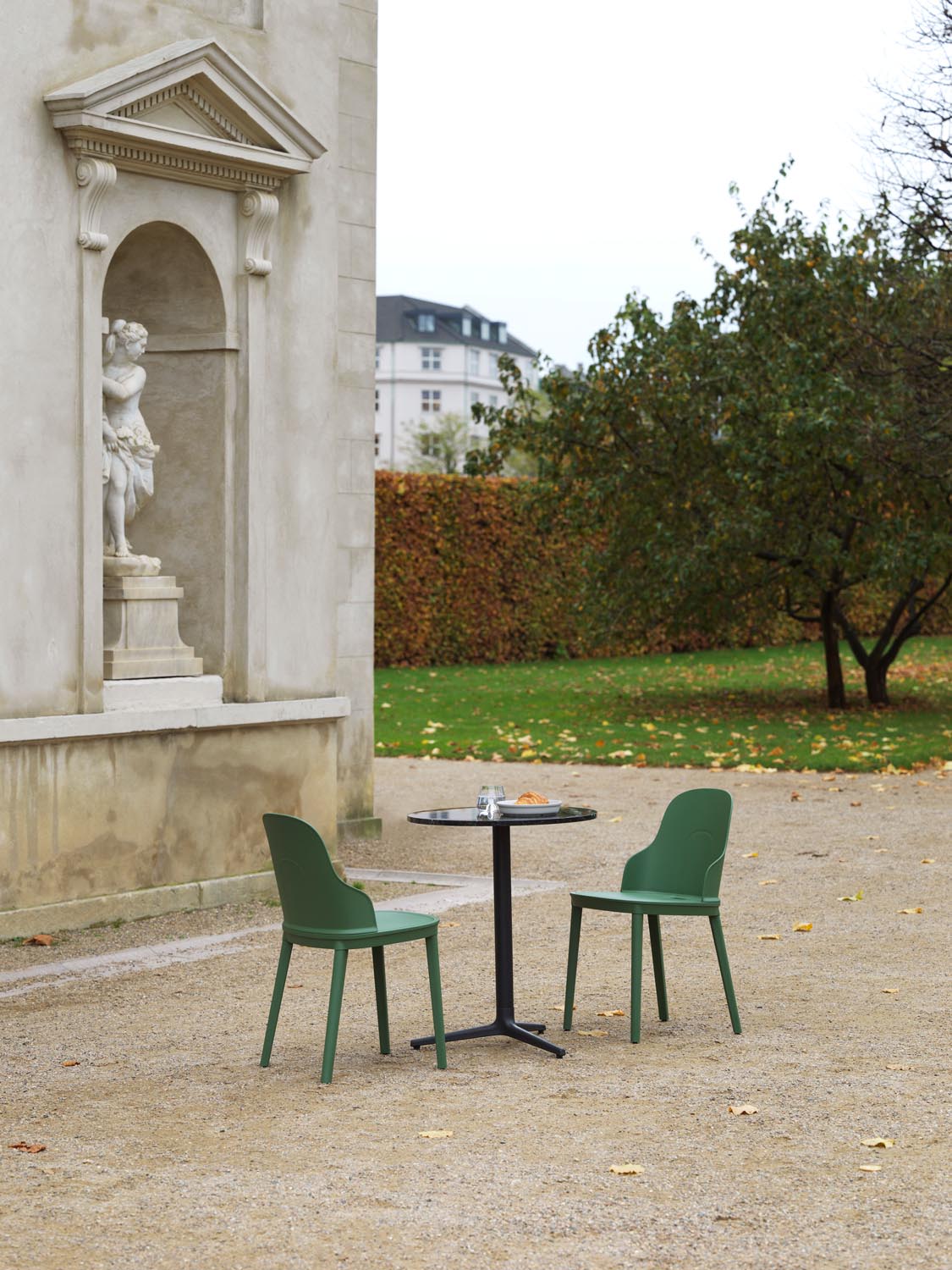 Allez Stuhl in Park grün präsentiert im Onlineshop von KAQTU Design AG. Stuhl ist von Normann Copenhagen