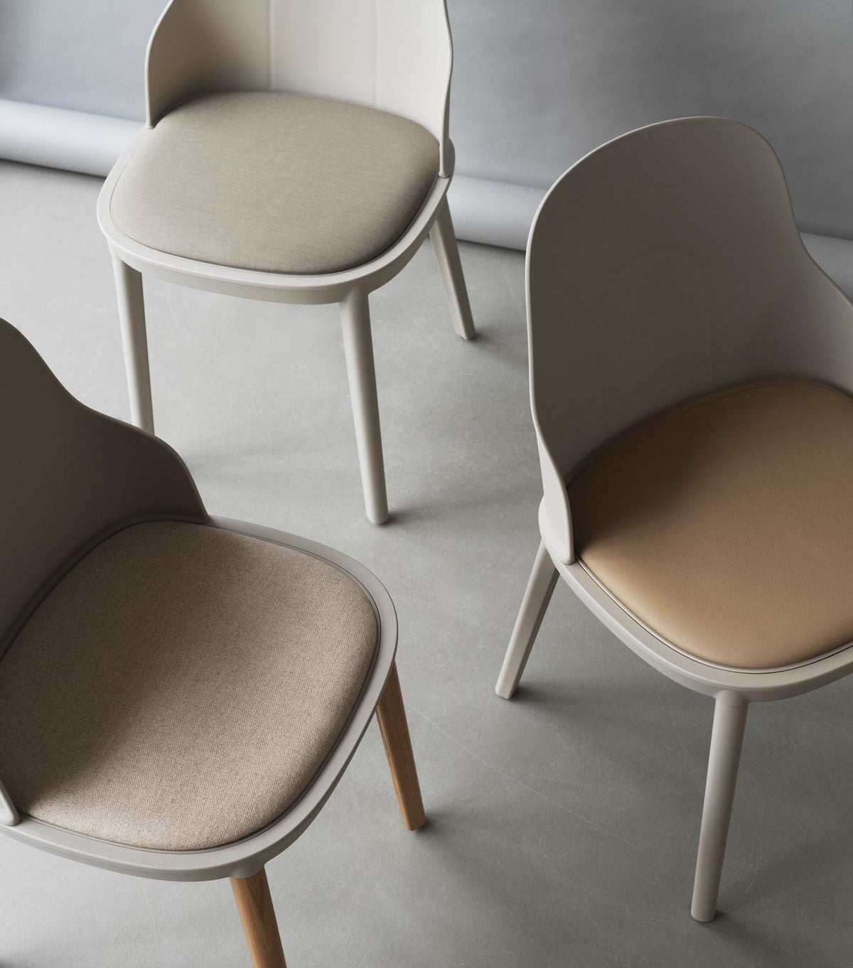 Allez Stuhl gepolstert Main Line Flax, grau/polypropylen in Grau präsentiert im Onlineshop von KAQTU Design AG. Stuhl ist von Normann Copenhagen