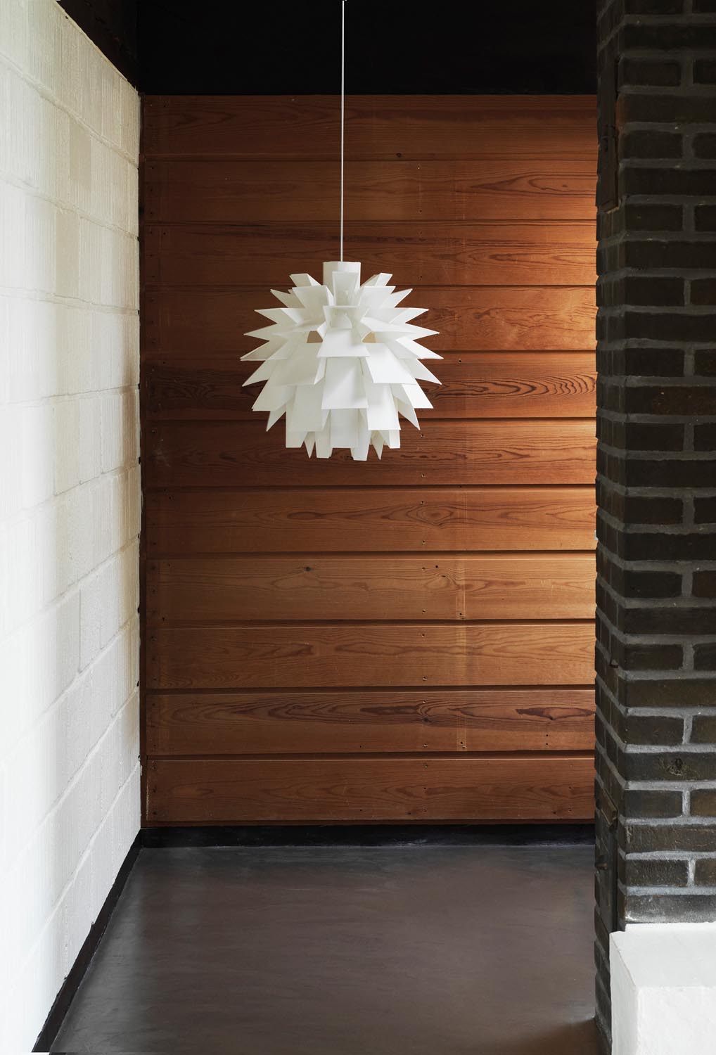 Norm 69 Lampe XGross in  präsentiert im Onlineshop von KAQTU Design AG. Pendelleuchte ist von Normann Copenhagen