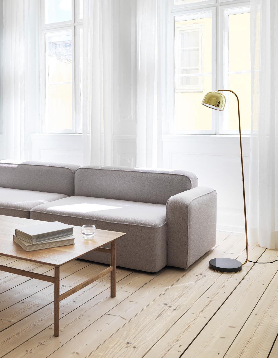 Grant Stehleuchte EU in  präsentiert im Onlineshop von KAQTU Design AG. Stehleuchte ist von Normann Copenhagen