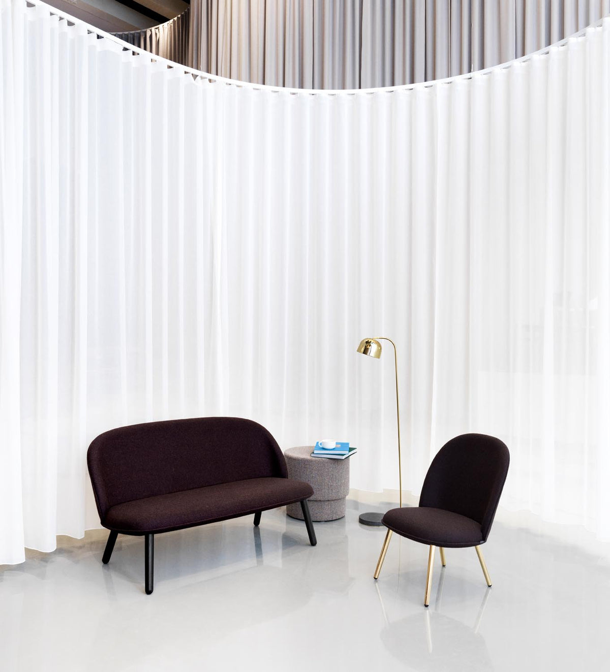 Grant Stehleuchte EU in  präsentiert im Onlineshop von KAQTU Design AG. Stehleuchte ist von Normann Copenhagen