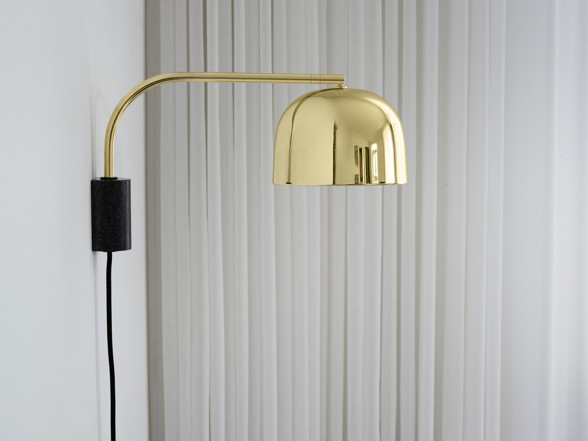Grant Wandlampe 43 cm. EU in Messing präsentiert im Onlineshop von KAQTU Design AG. Wandleuchte ist von Normann Copenhagen
