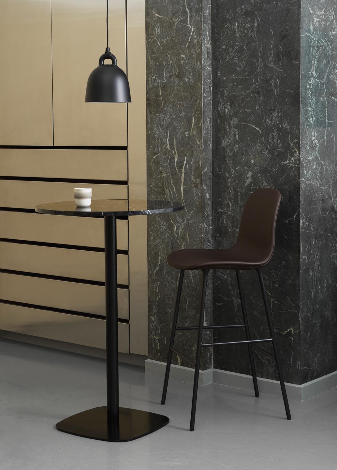 Bell Lampe x-klein EU in Schwarz präsentiert im Onlineshop von KAQTU Design AG. Pendelleuchte ist von Normann Copenhagen