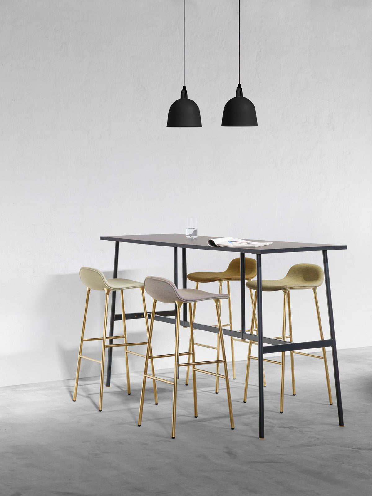 Bell Lampe x-klein EU in Schwarz präsentiert im Onlineshop von KAQTU Design AG. Pendelleuchte ist von Normann Copenhagen