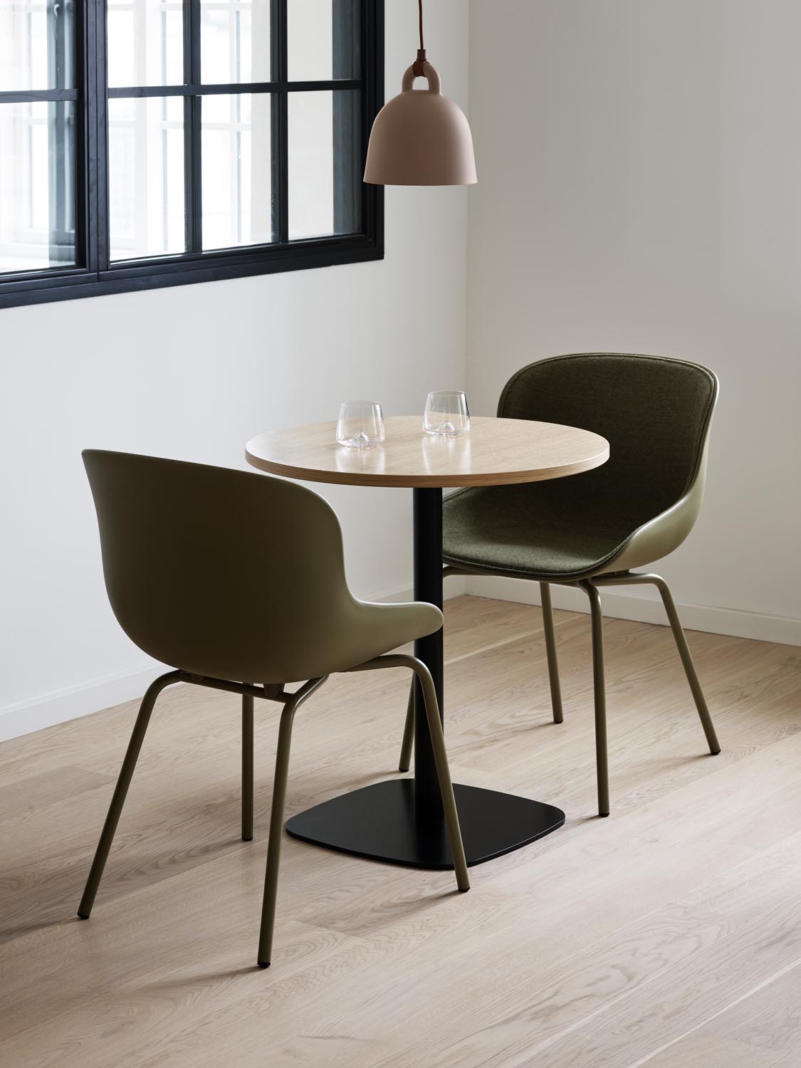 Bell Lampe x-klein EU in Sand präsentiert im Onlineshop von KAQTU Design AG. Pendelleuchte ist von Normann Copenhagen