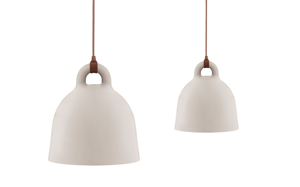 Bell Lampe gross EU in Sand präsentiert im Onlineshop von KAQTU Design AG. Pendelleuchte ist von Normann Copenhagen