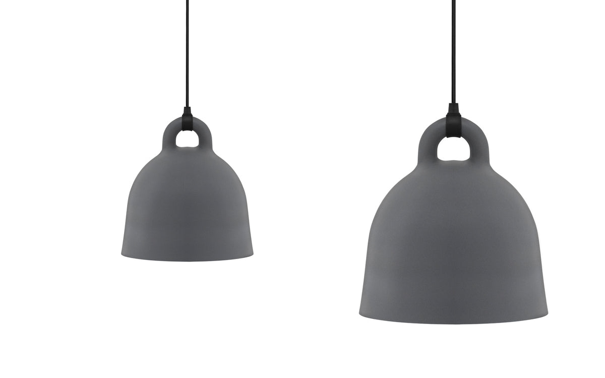Bell Lampe klein EU in Grau präsentiert im Onlineshop von KAQTU Design AG. Pendelleuchte ist von Normann Copenhagen