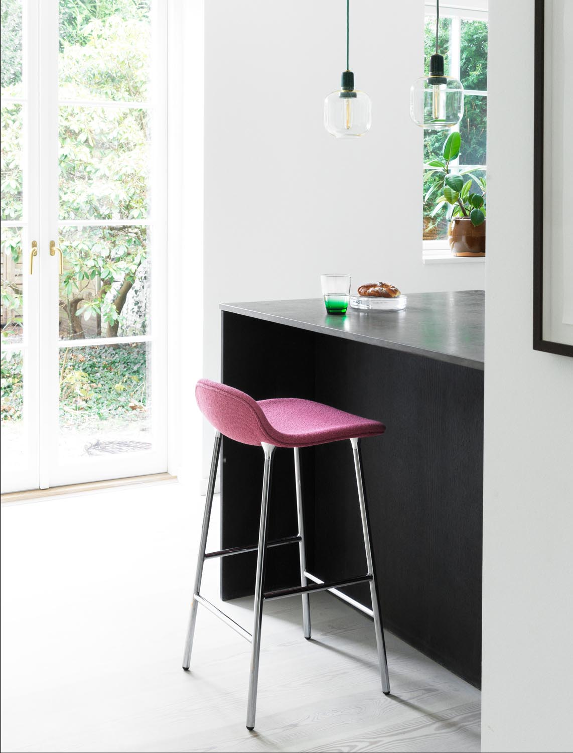 Amp Lampe klein EU in  präsentiert im Onlineshop von KAQTU Design AG. Pendelleuchte ist von Normann Copenhagen