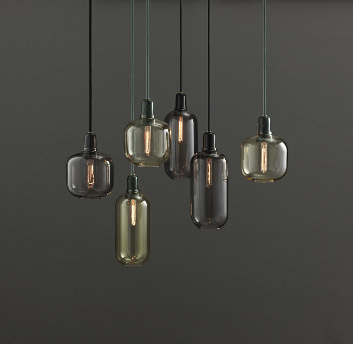 Amp Lampe gross EU in  präsentiert im Onlineshop von KAQTU Design AG. Pendelleuchte ist von Normann Copenhagen