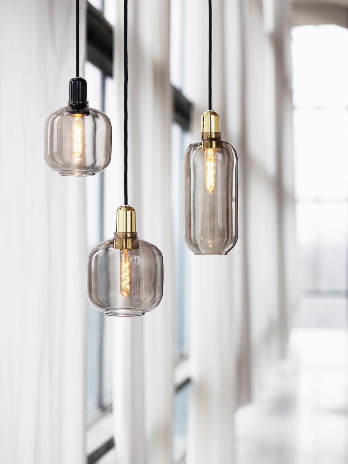 Amp Lampe klein EU in  präsentiert im Onlineshop von KAQTU Design AG. Pendelleuchte ist von Normann Copenhagen