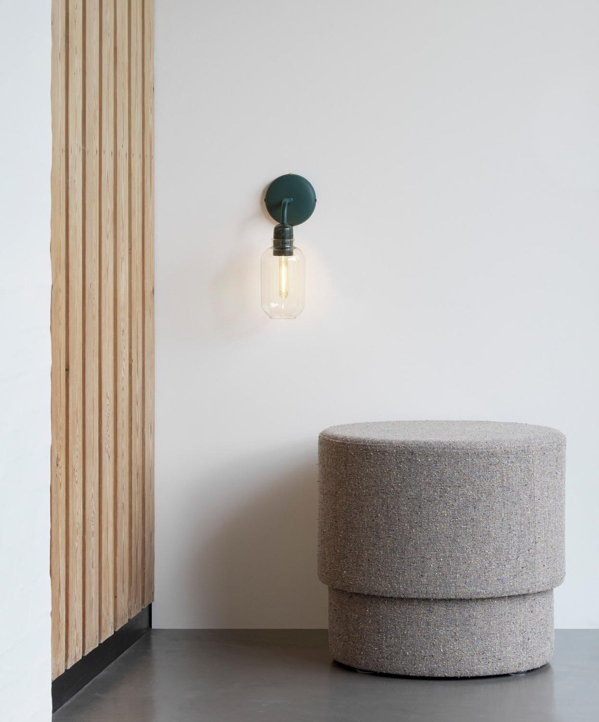 Amp Wandlampe EU in  präsentiert im Onlineshop von KAQTU Design AG. Wandleuchte ist von Normann Copenhagen