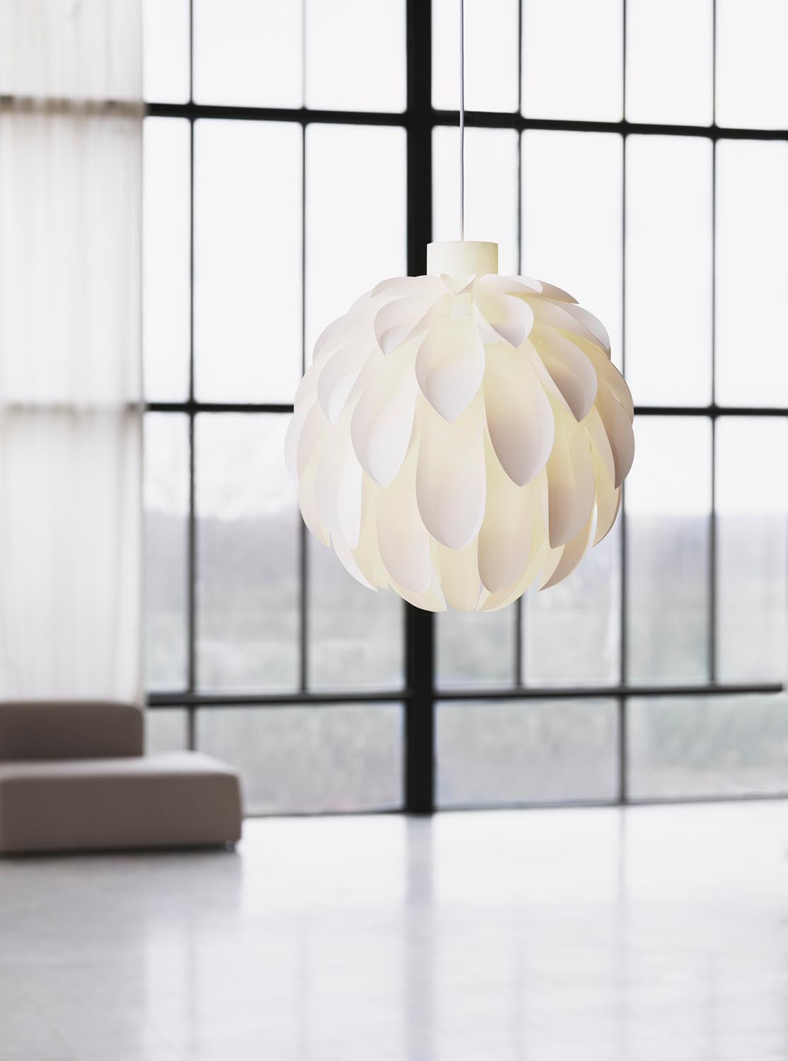 Norm 12 Lampe XGross in  präsentiert im Onlineshop von KAQTU Design AG. Pendelleuchte ist von Normann Copenhagen