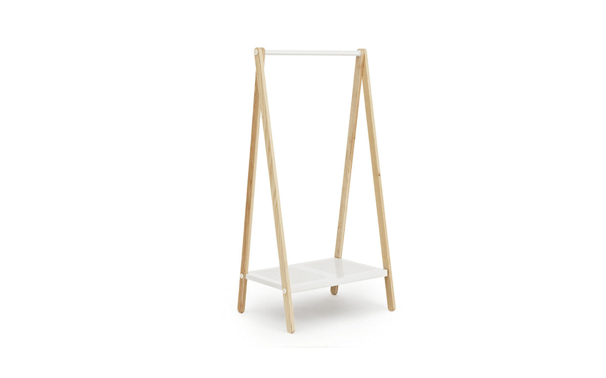 Toj Kleiderständer klein in Weiss präsentiert im Onlineshop von KAQTU Design AG. Kleiderständer ist von Normann Copenhagen
