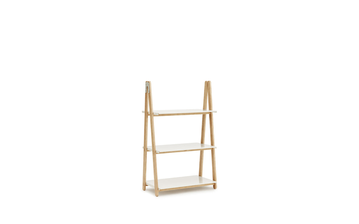 One Step Up Bücherregal in White präsentiert im Onlineshop von KAQTU Design AG. Bücherregal ist von Normann Copenhagen