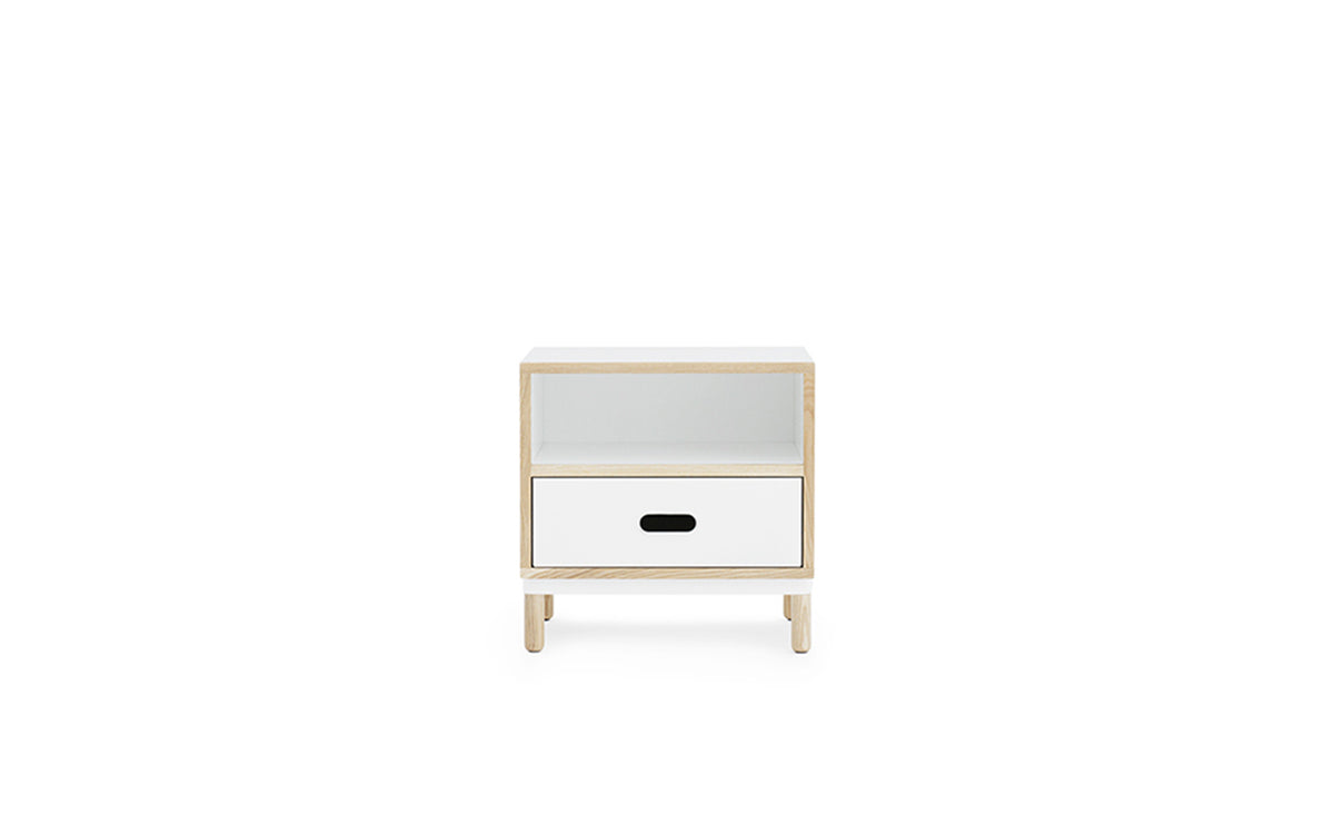 Kabine Beistelltisch Weiss in  präsentiert im Onlineshop von KAQTU Design AG. Beistelltisch ist von Normann Copenhagen