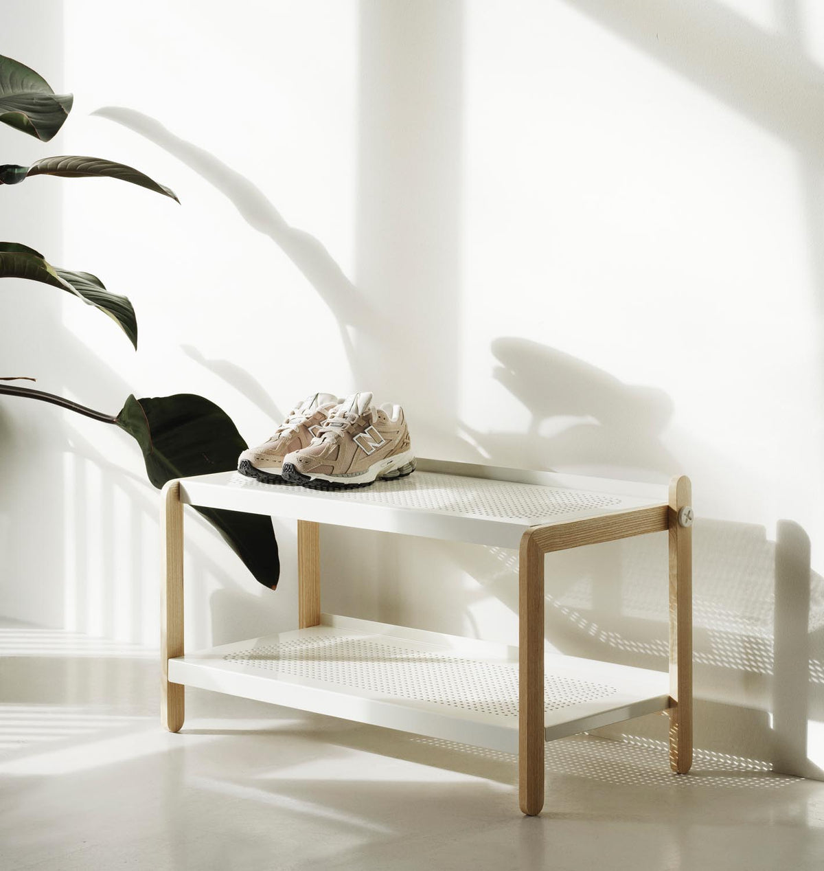 Sko Schuhregal in  präsentiert im Onlineshop von KAQTU Design AG. Schuhregal ist von Normann Copenhagen