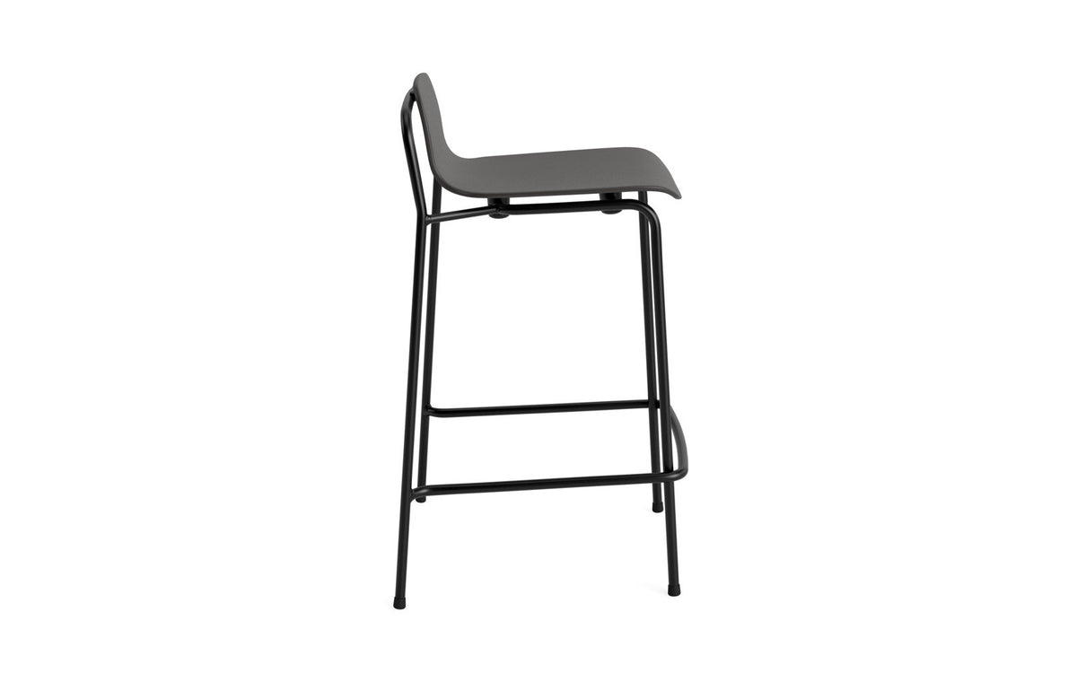 Studio Barhocker 65 cm schwarzes Stahl schwarz in Schwarz präsentiert im Onlineshop von KAQTU Design AG. Barhocker ist von Normann Copenhagen