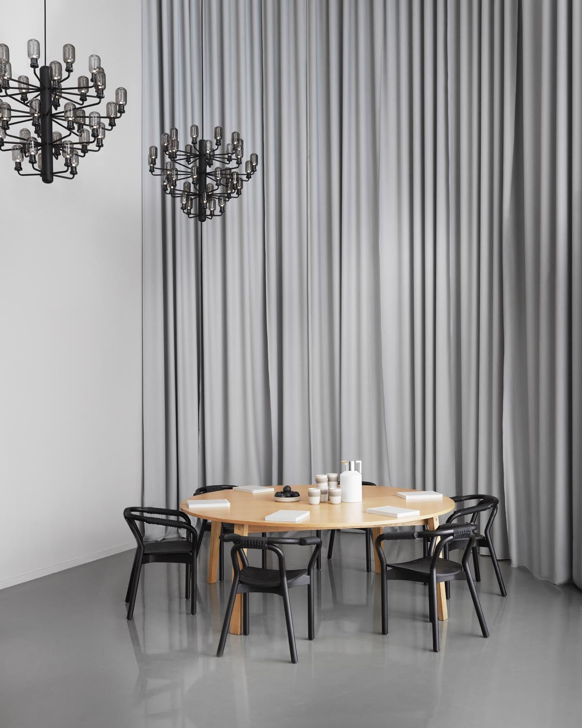 Knot Stuhl in  präsentiert im Onlineshop von KAQTU Design AG. Stuhl mit Armlehne ist von Normann Copenhagen
