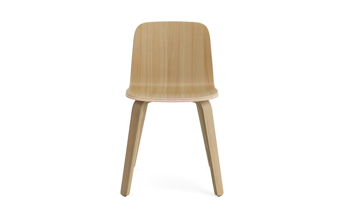 Just Stuhl in Eiche/Eiche präsentiert im Onlineshop von KAQTU Design AG. Stuhl ist von Normann Copenhagen