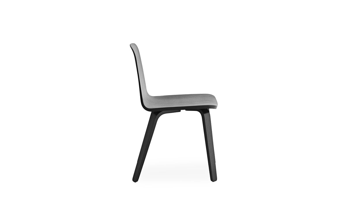 Just Stuhl in Schwarz/schwarz präsentiert im Onlineshop von KAQTU Design AG. Stuhl ist von Normann Copenhagen