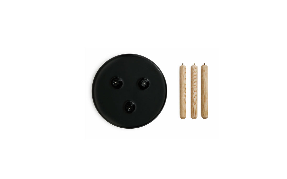 Tablo Tisch klein in Schwarz präsentiert im Onlineshop von KAQTU Design AG. Beistelltisch ist von Normann Copenhagen